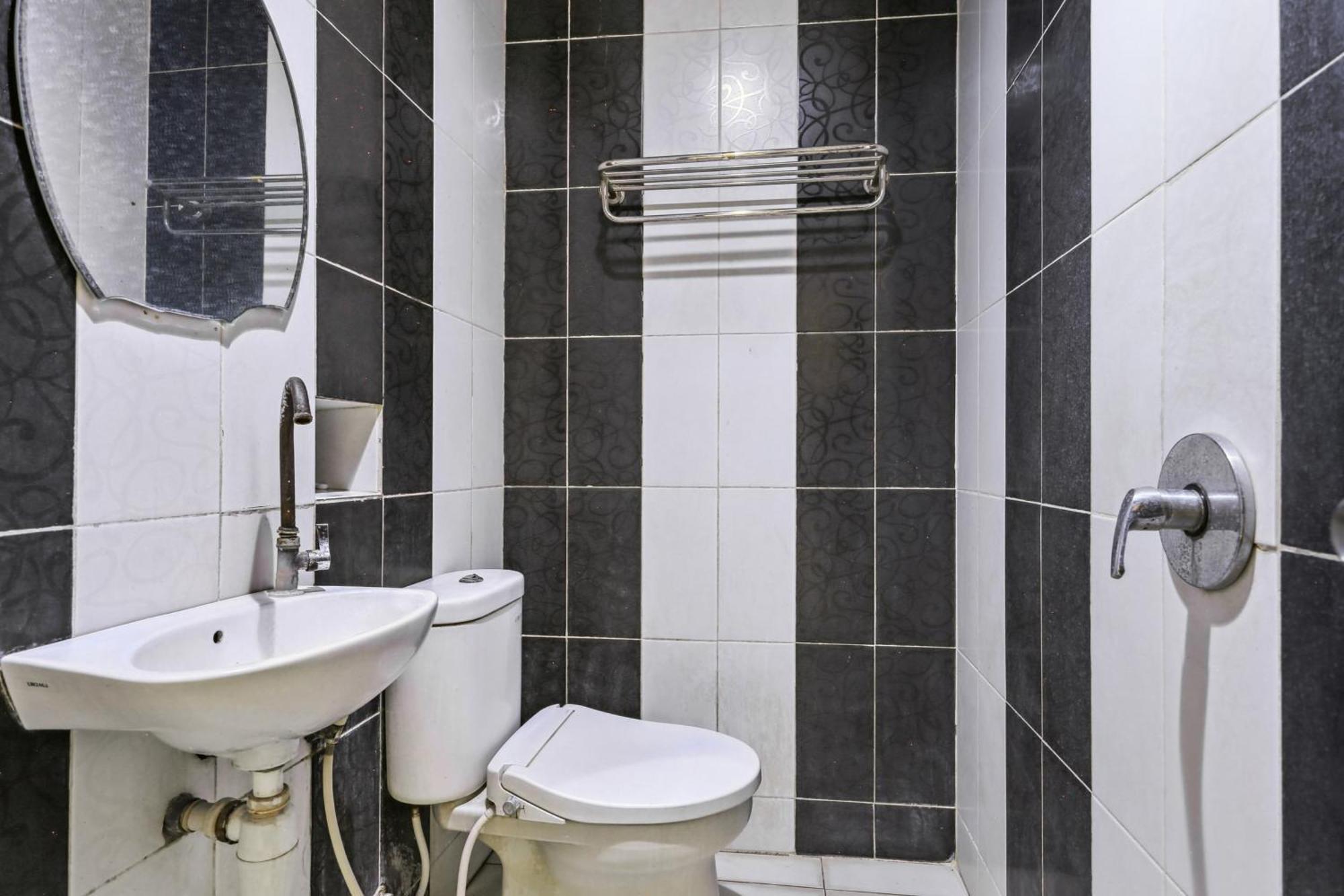 Collection O 93163 Hotel Grand Kartika Pare-Pare Ngoại thất bức ảnh