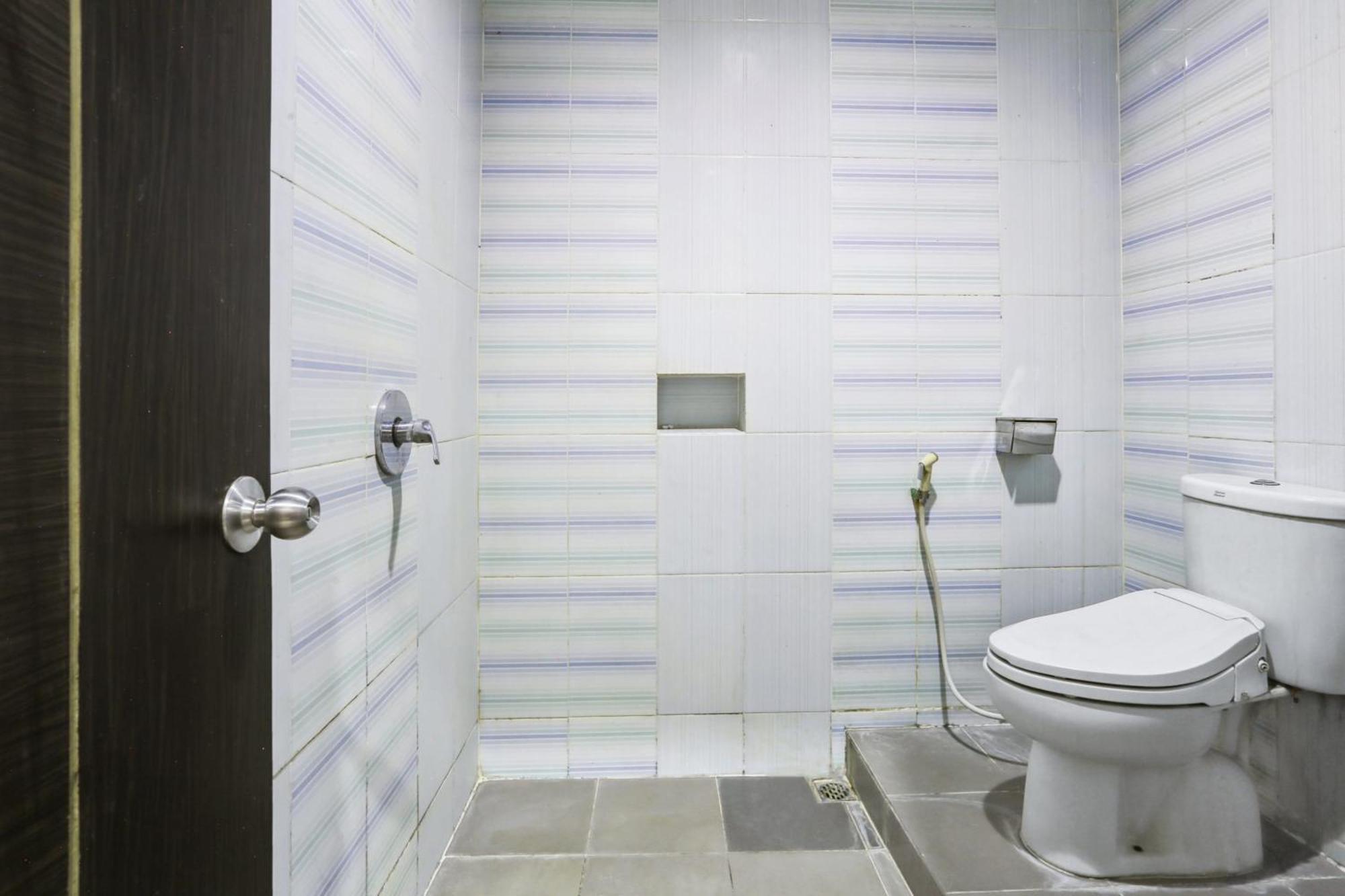 Collection O 93163 Hotel Grand Kartika Pare-Pare Ngoại thất bức ảnh