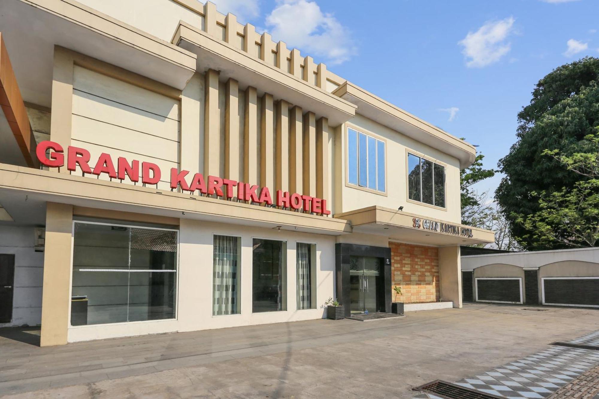 Collection O 93163 Hotel Grand Kartika Pare-Pare Ngoại thất bức ảnh